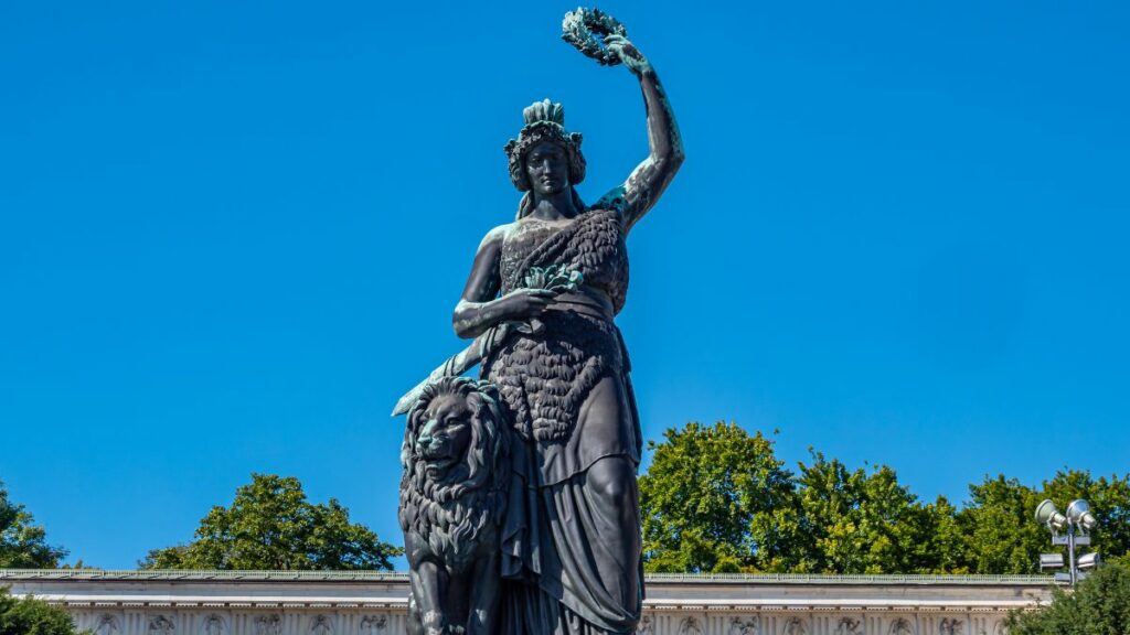 Bavaria, la estatua colosal en bronce ubicada en la Theresienwiese de Múnich.